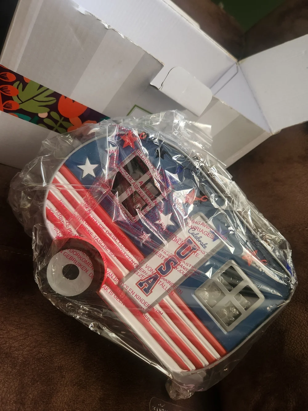 Scentsy Land Of Liberty USA Patriotic Camper Tin Decor